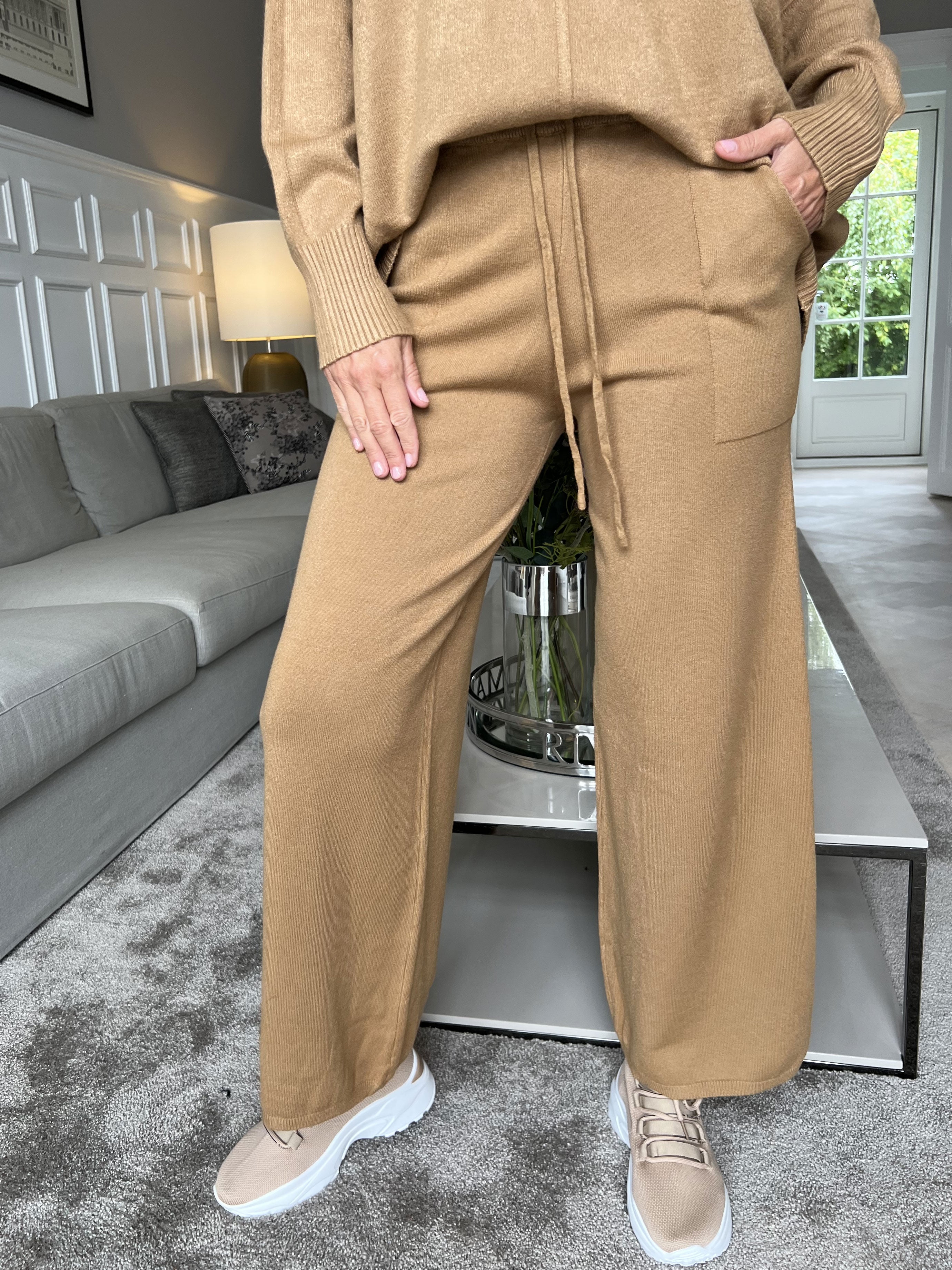 Feodora - Blødt simpelt striksæt